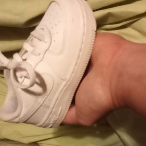White baby Nike airforce 1 shoes